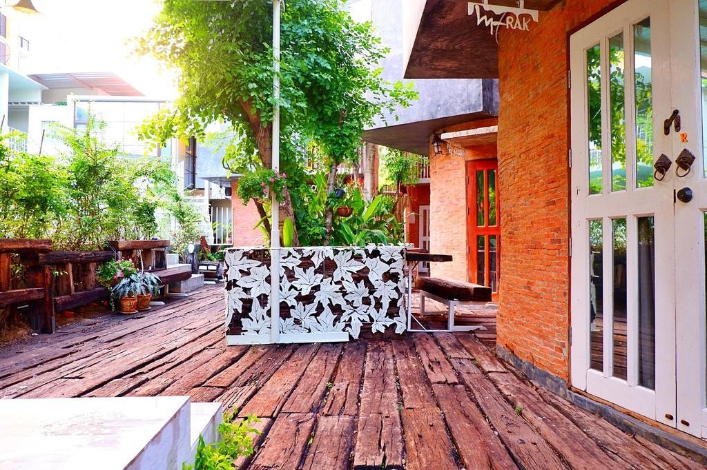 Hy Resort Chonburi Exteriör bild