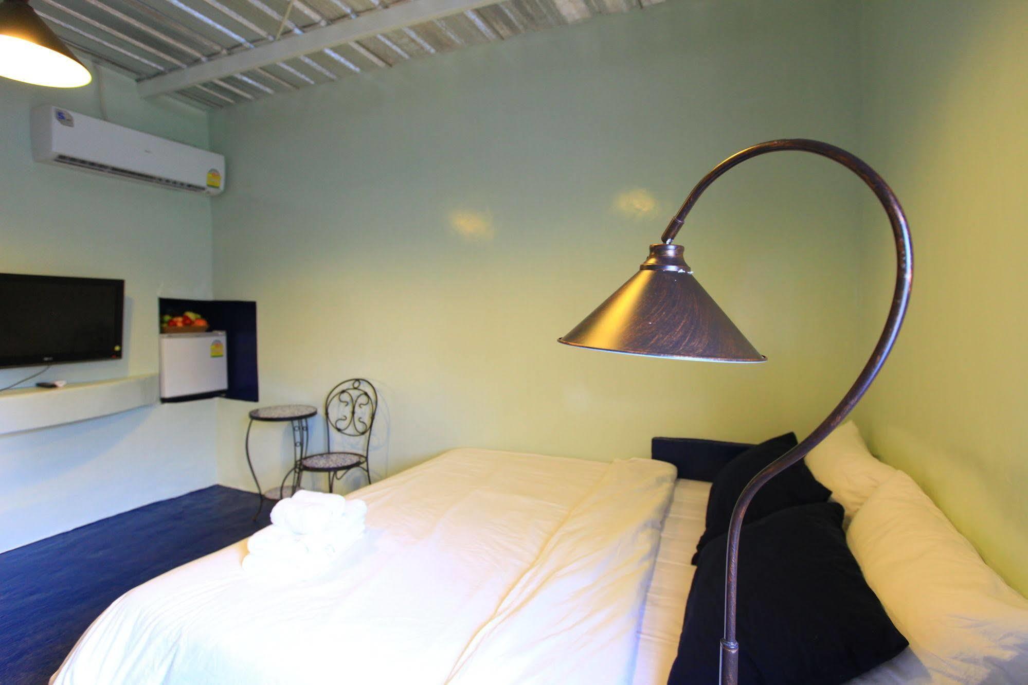 Hy Resort Chonburi Exteriör bild